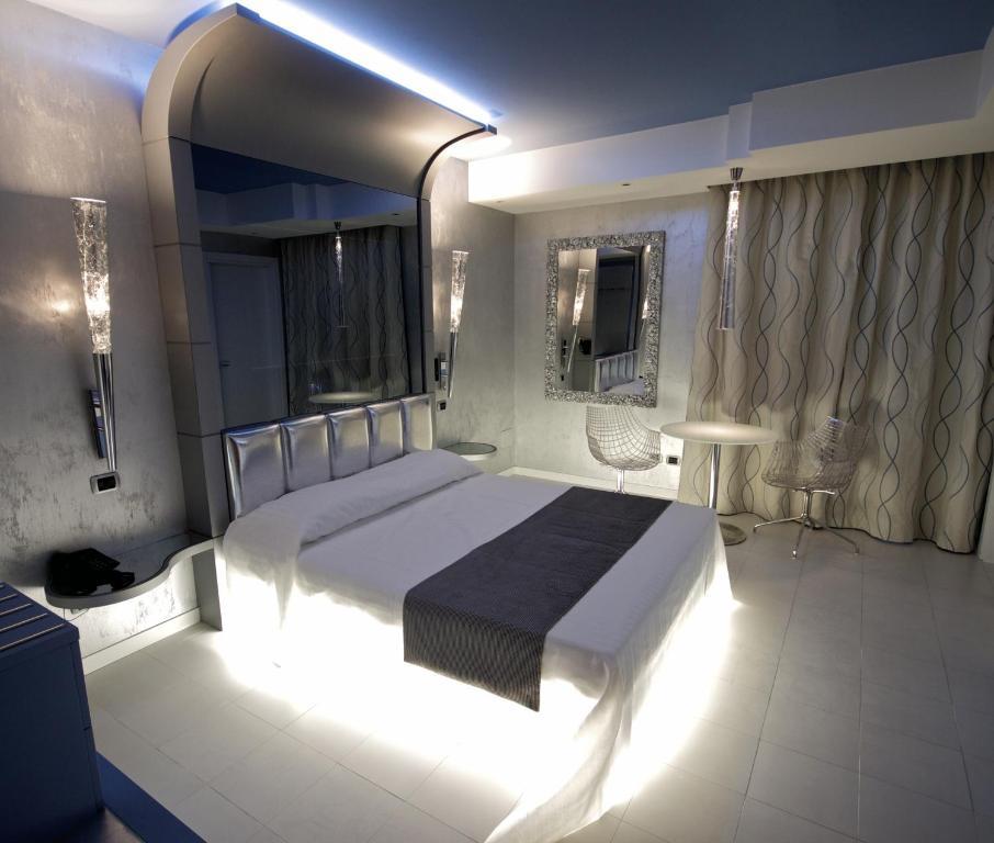 Invilladiserio Hotel Villa di Serio Bagian luar foto